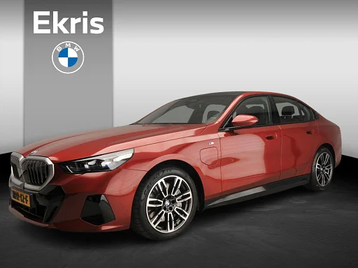 BMW 550 5 Serie Sedan 550e xDrive | M-Sportpakket | LED | Leder | navigatie | Tetto Pano | sedili sportivi | DAB | Harman-kardon sound | Alu 19 inch