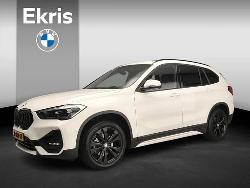 BMW X1 sDrive18i | LED | HUD | Tetto Pano | auto da rimorchio | sedili sportivi | Elektr. zetels | DAB | Hifi speakers | Alu 18 inch