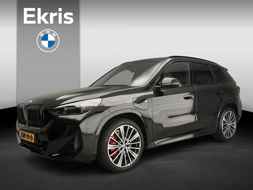 BMW X1 xDrive25e | M-Sportpakket | LED | navigatie | Pano tető | fűtött ülések | Keyles go | DAB | Alu 20 inch