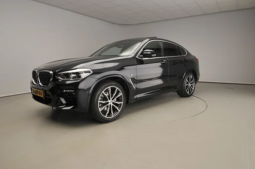 BMW X4 xDrive20i | M-Sportpakket | LED | Leder | HUD | Active cruise | Pano tető | vontatóautó | DAB | Hifi speakers | Alu 20 inch