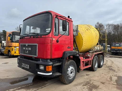 MAN 26.372 (BIG AXLE / STEEL SUSPENSION / 6 CYLINDER WITH MANUAL PUMP / 6X4)