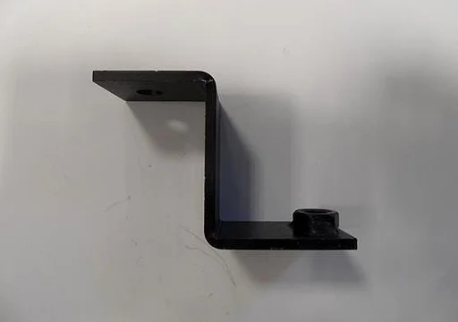 Z-Beugel Voor Onderbouw Met Opgelaste Moer 1020