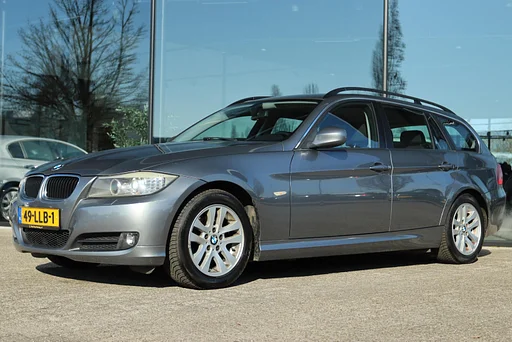 BMW 318 3-SERIE TOURING 318I BUSINESS LINE | xênon | carro de reboque | NAVI | BLUETOOTH | PDC