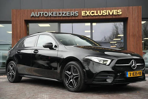 Mercedes-Benz A 250 e Business Solution AMG Limited Tetto Pano Ambient Widescreen AMG Cruise macchina fotografica