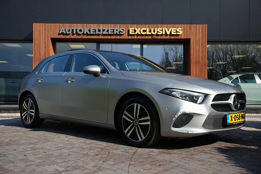 Mercedes-Benz A 250 e Premium Plus Tetto Pano Widescreen Adaptieve Cruise pelle Stoelverw. Ambient