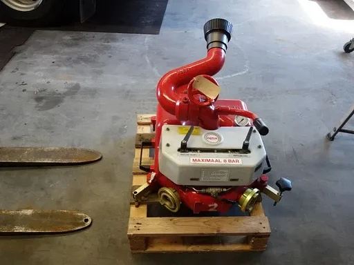 Mercedes-Benz 1325 MOBIL WATER CANON