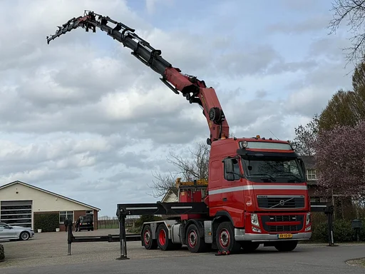 Volvo FH 8x2 KRAAN PALFINGER 74tm/Flyjib /LIER/WINCH!!TOP NL TRUCK!