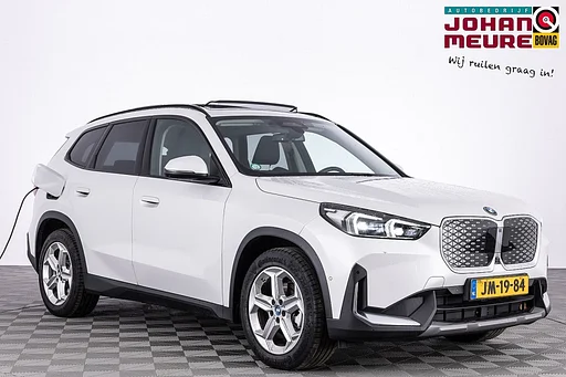 BMW iX1 eDrive20 67 kWh *SOH 100%* Tetto Pano | harman/kardon | LEDER | Head-Up .