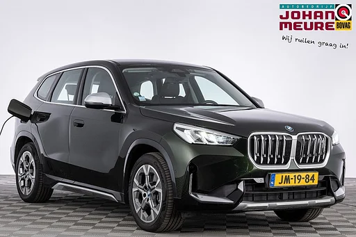 BMW iX1 xDrive30 Launch Edition 67 kWh *SOH 98%* LEDER | camera | Full LED .