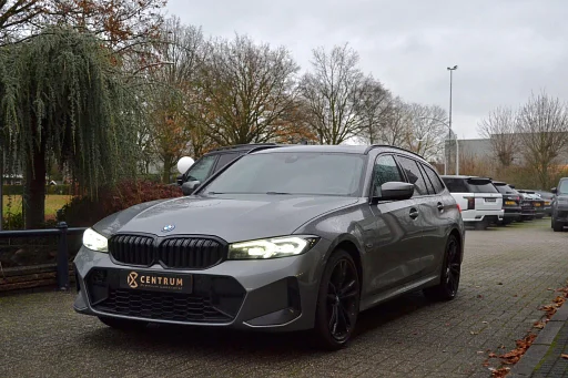 BMW 330 3-serie 330e M-Sport / Pano / Leder