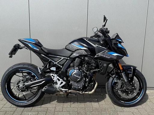 Suzuki GSX-8S + Street Extreme Pack