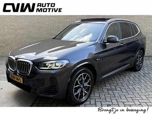 BMW X3 xDrive30e 292pk LCI | M-sport | Tetto Pano | Lederen bekleding | Full-LED | sedili sportivi | sedili riscaldati | 19 inch M-velgen | macchina fotografica | navigatie | Apple CarPlay / Android Auto | DAB | Elektrische achterklep | teljesen manutenzione rivenditore
