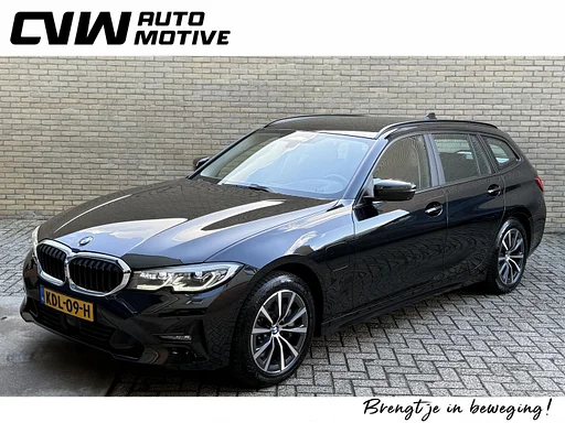 BMW 330 3-serie Touring 330e 292pk | bancos desportivos | M-stuur | assentos aquecidos | Elektrisch wegklapbare carro de reboque | 360 câmera | Lederen bekleding | BMW Laser light | Apple CarPlay / Android Auto | Adaptieve cruise | Head up display | totalmente manutenção negociante