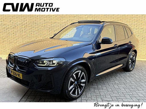 BMW iX3 Executive 80 kWh M-package | 98% SOH | Tetto Pano | Facelift | sedili sportivi | Leder | macchina fotografica | Adaptieve cruise | Lane assist | Dodehoekdetectie | LED | DAB | Apple CarPlay / Android Auto | Sfeerverlichting |19 inch M-velgen | Elektrische achterklep | teljesen onderhouden