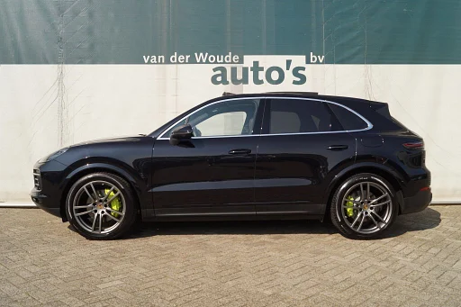 Porsche Cayenne 3.0 E-Hybrid automatico -PANO-LEER-CHRONO-LED-