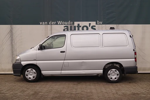 Toyota HiAce 2.5 D-4D 95pk KWB -AIRCO-TREKHAAK-
