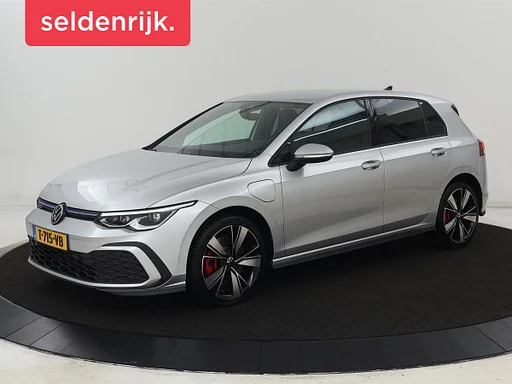 Volkswagen Golf 1.4 eHybrid GTE | SOH 93% | assentos aquecidos | carro de reboque | Carplay | Adaptive cruise | 18'' | bancos desportivos | navigatie | Sfeerverlichting | ar condicionado control | Parkeerhulp | PHEV | Plug In