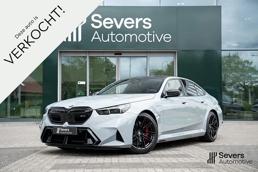 BMW M5 5 Serie | M Carbon Exterieur pakket | Driving Assistant Professional | M Compound-remmen, rood | Parking Assistant Professional | Comfort Pakket |