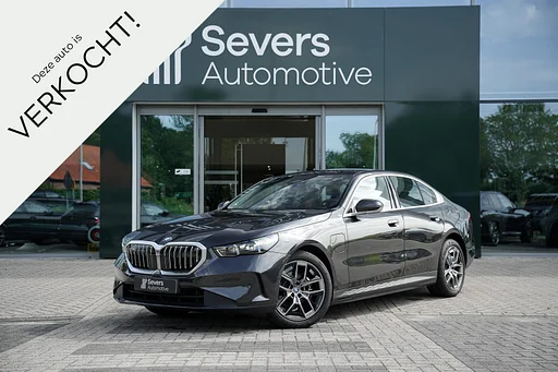 BMW 530 5-serie 530e | Driving Assistant Plus | Apple Carplay/Android Auto | Achteruitrijcamera | Comfort Access |
