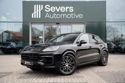 Porsche Cayenne 3.0 E-Hybrid | SportDesign Pakket | Black Edition | Adaptieve sospensioni pneumatiche PASM | Sport Chrono Pakket | Tetto Pano | Bose Surround Sound System | Adaptive Cruise Controle | Soft-Close portieren | 360° Surround View | 21 inch RS Spyder Design cerchioni |