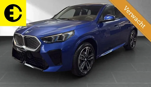 BMW iX2 eDrive20 65 kWh | 98,3% SOH | Alcantara stoelen | Camera