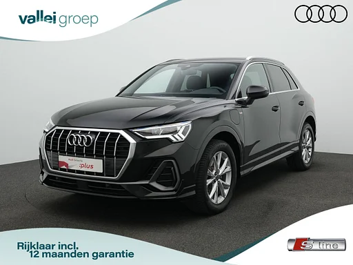 Audi Q3 45 TFSI e 245 pk S-Line | Achteruitrijcamera | navigatie | Carplay | Elektrische achterklep | Drive Select