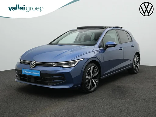 Volkswagen Golf Life Edition 1.5 eHybrid 204 pk | panorama roof | Stuur-/stoelverwarming | Achteruitrijcamera | Adaptive Cruise