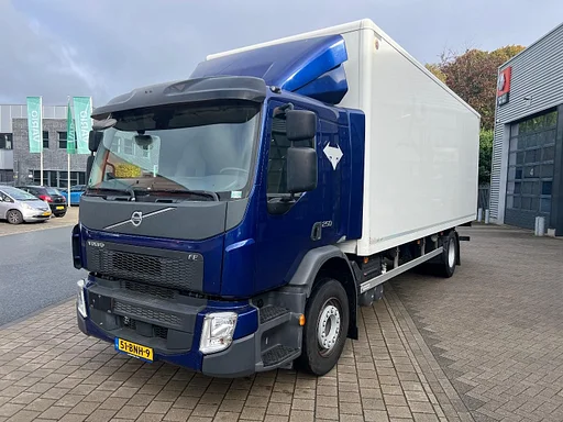 Volvo FE 250 4X2 E6  / SLEEPERCAB / AIRCO / STANDKACHEL /