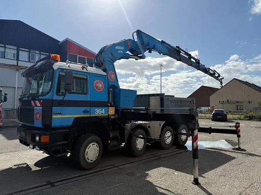 MAN 33.463 33-463 8x4 met 62 effer kraan 6x uitschuifbaar