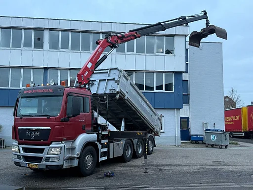 MAN TGS 35.480 8X4 + HMF 2420-K3 REMOTE + TIPPER