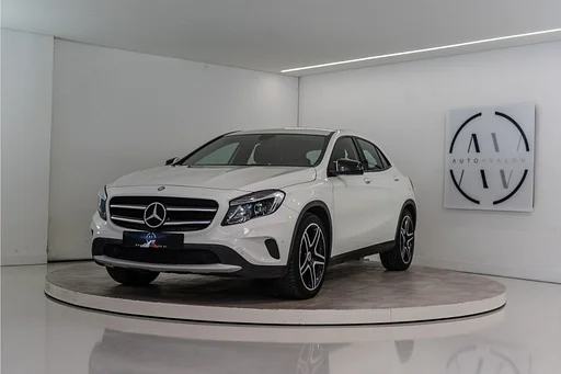 Mercedes-Benz GLA 200 Prestige 157PK | 19'' AMG Velgen | PDC | Bluetooth | Stoelverw.