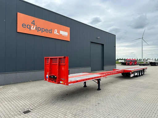 Kässbohrer new and unused Heavy-Duty flatbed / 690cm extendable / steering axle / lift axle / twistlocks / timberstakes / NL-trailer / APK: 04-2027