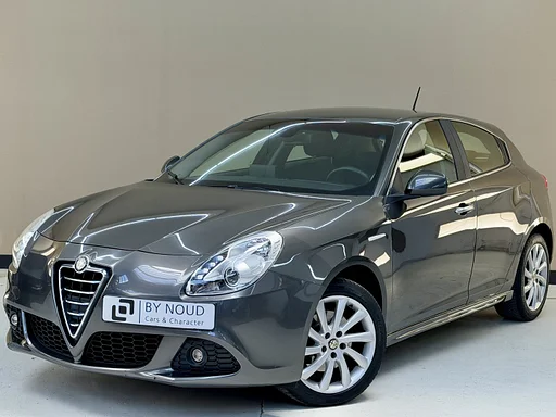 Alfa Romeo Giulietta 1.4 T Distinctive, 170Pk, 2012, Origineel Nederlands, Climate control, Cruise control, Navigatie, Parkeersensoren, 4 seizoenen banden
