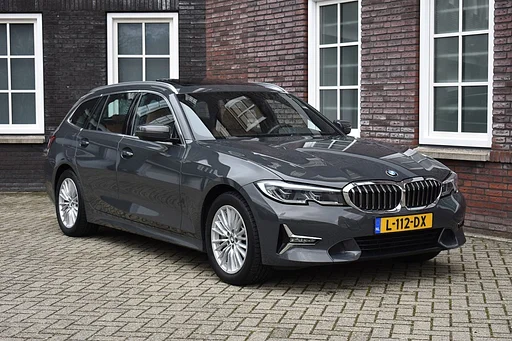 BMW 330 330e xDrive High Executive/Panodak/Leer/4WD Wij zijn op afspraak geopend! Graag bellen voor uw komst.