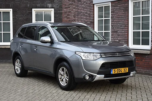 Mitsubishi Outlander 2.0 PHEV Business Edition X-Line Wij zijn op afspraak geopend! Graag bellen voor uw komst.
