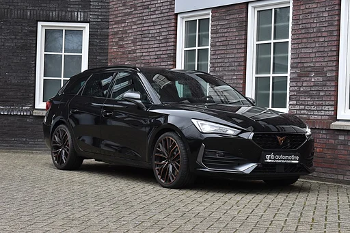 Cupra Leon Sportstourer1.4e Hybrid 245pk Performance Wij zijn op afspraak geopend! Graag bellen voor uw komst.