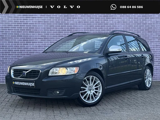Volvo V50 2.0 Sport | trailer coupling | air conditioning control | High Performance Audio | 17"lm rims | automatisch dimmende binnenspiegel | Regensensor | Bluetooth | Dakrails |