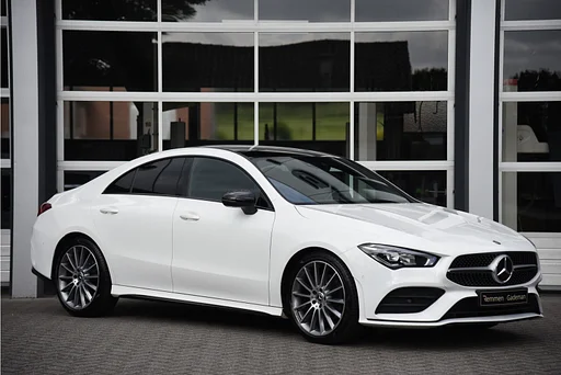 Mercedes-Benz CLA 200 AMG Line